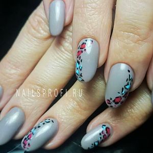 Наращивание ногтей акрилом в студиях "NailsProfi"