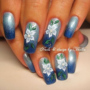 цветки в голубой лагуне