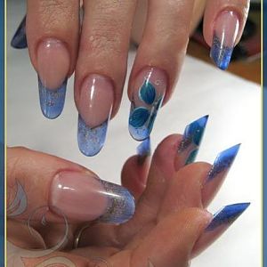 Синий витражный пайп с бабочками - акрил