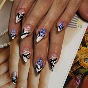 по МК из журнала NAILS
клиентка выбрала эти ногти еще неделю назад на маникюре.... я ТАК переживала, что не смогу нарисовать кораблик, аж руки трясли