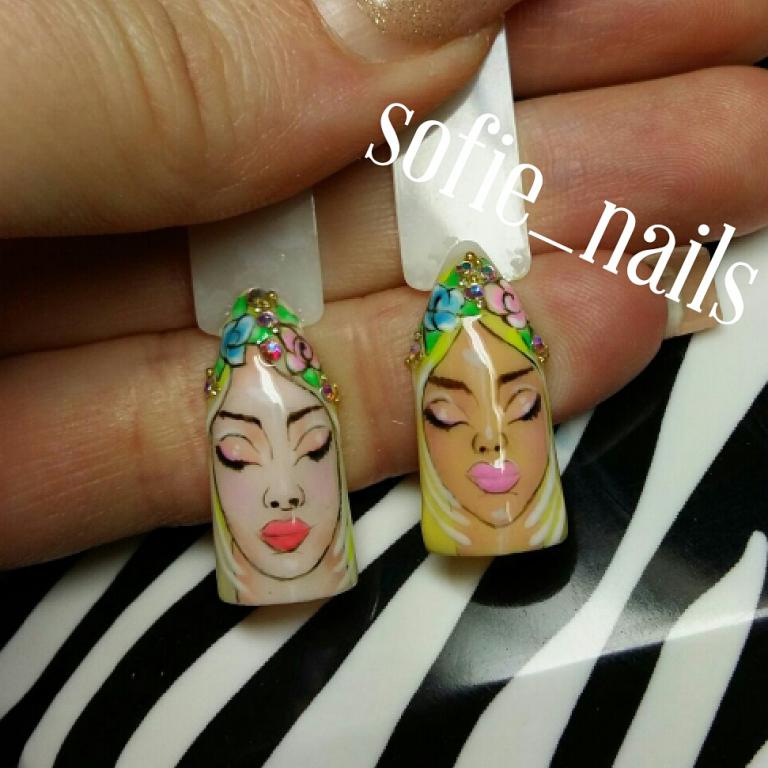 Всё нарисовано от руки, гель краской + гель лак . Идея взята от nailartist_vseyarusi. Надеюсь когда нибудь попаду на обучение.