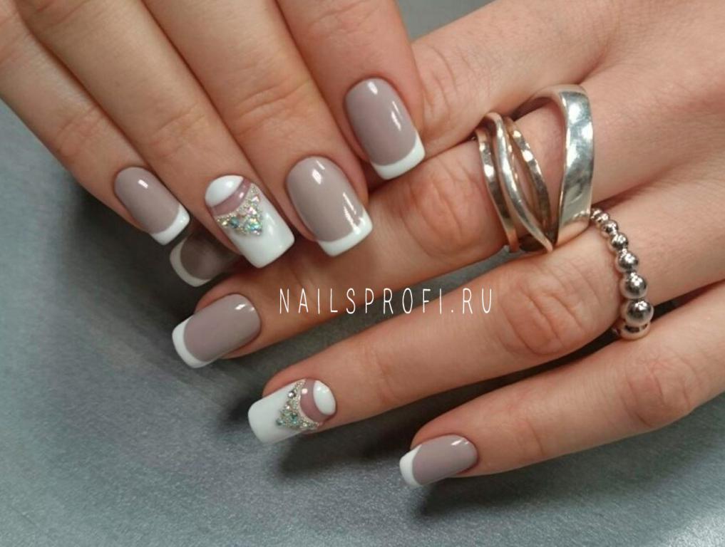 Наращивание ногтей акрилом в студиях "NailsProfi"