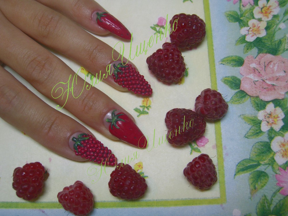Ногти-ягодки