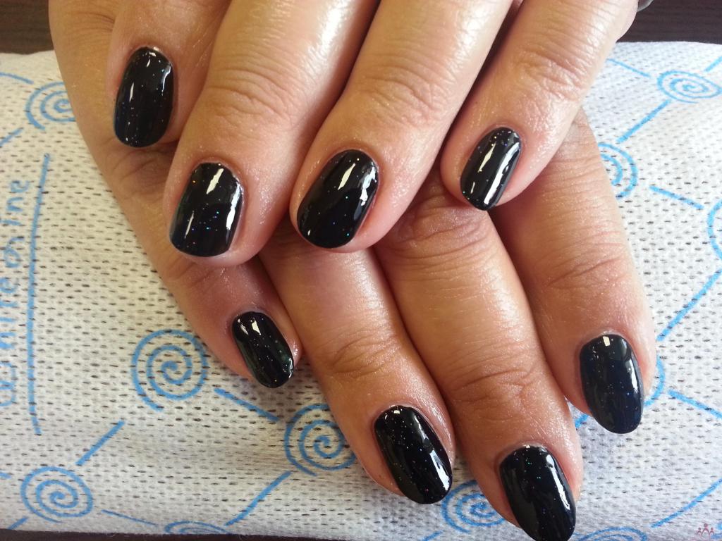 Shellac CND Black Pool.