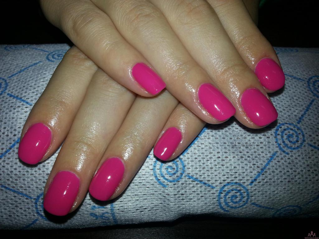 Shellac CND Pink Bikini.